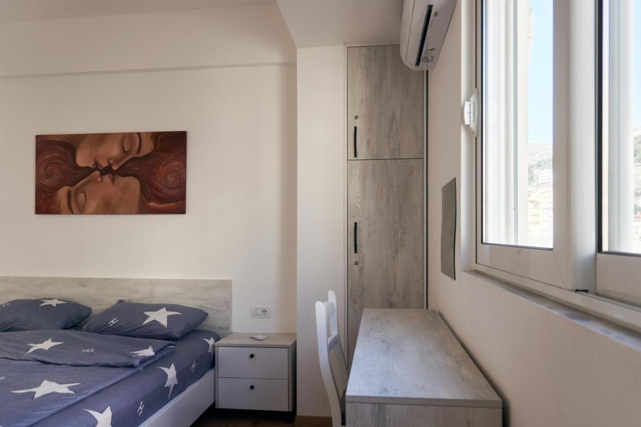 Central Beach Apartment Саранда Экстерьер фото