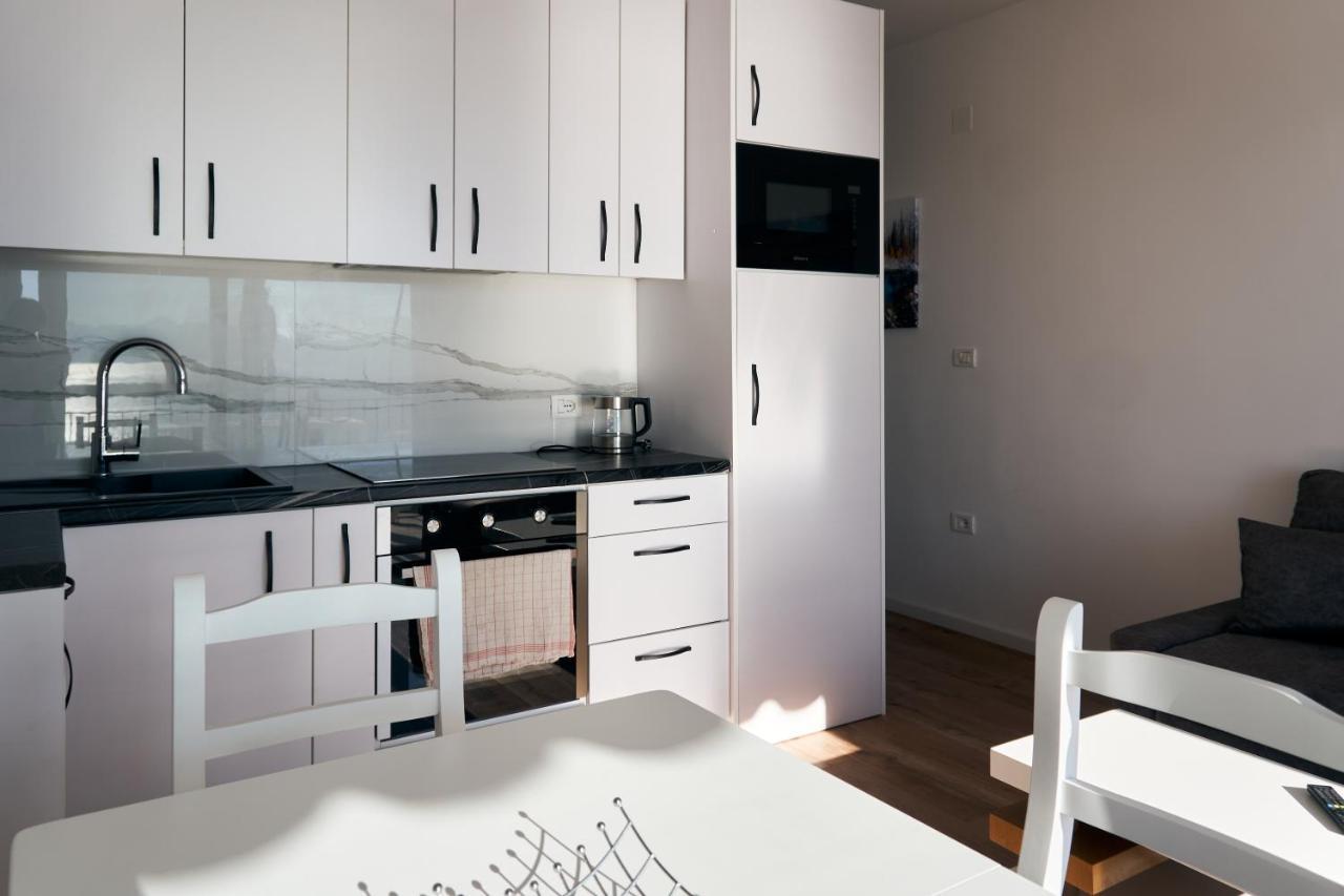 Central Beach Apartment Саранда Экстерьер фото