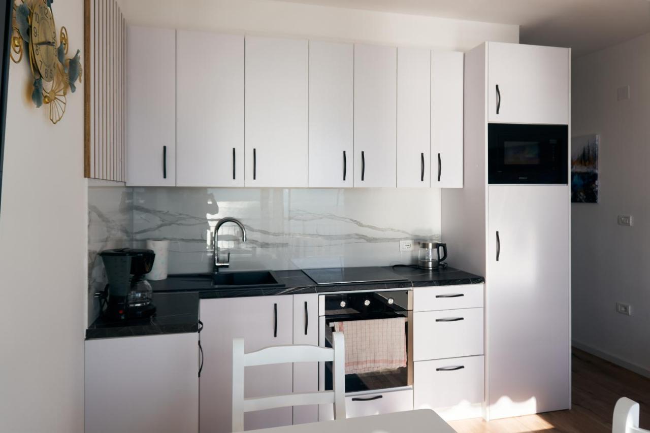Central Beach Apartment Саранда Экстерьер фото